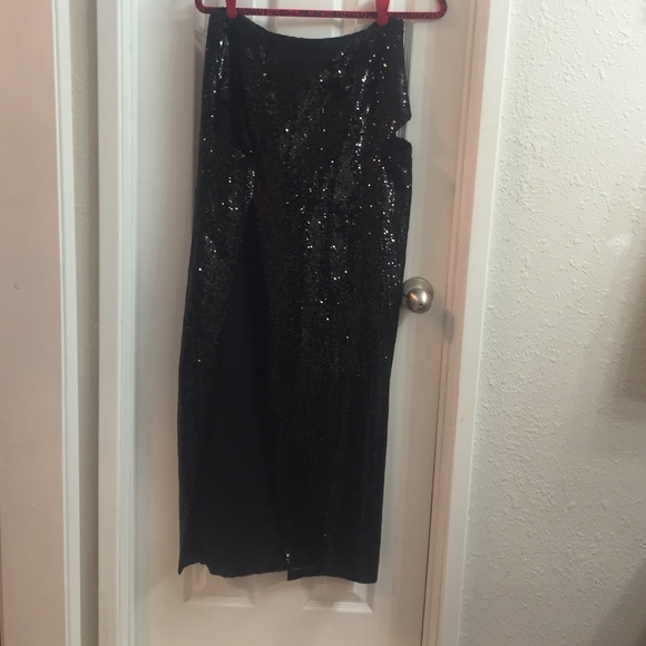 Black sequin hi split skirt!!!