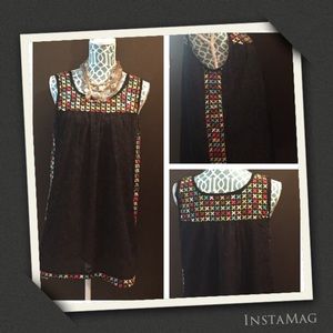 🎉SOLD🎉Black sleeveless shirt w/ Multi-color