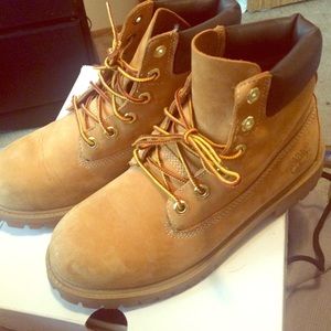 Authentic classic timberland boots *ON HOLD*