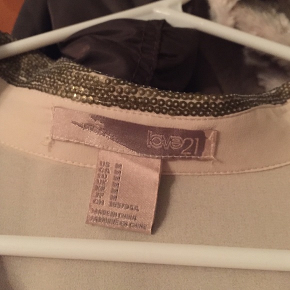 Fancy cute blouse!👑💫 - Picture 3 of 3