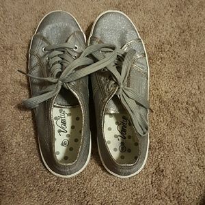 Vanity Sneakers