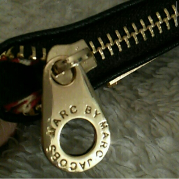 Marc Jacobs wristlet - Picture 4 of 4