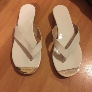 JIMMY CHOO WHITE PATENT CORK FLIPS