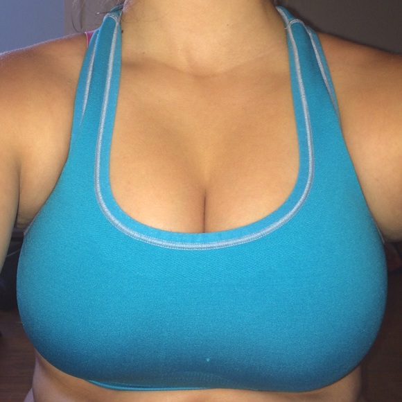 sports bra