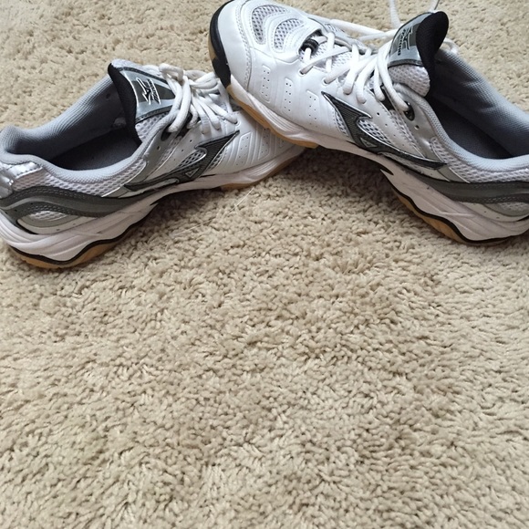 Mizuno Wave Rally