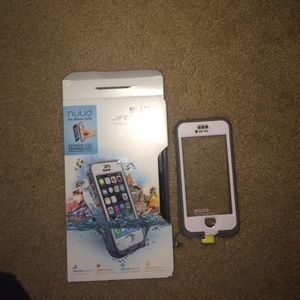 iPhone 5/5s lifeproof case