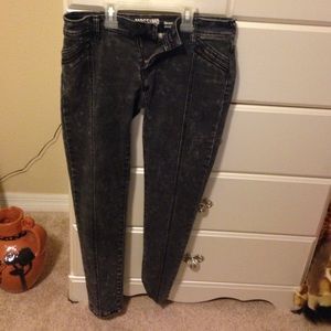 Black/dark washed skinny jeans