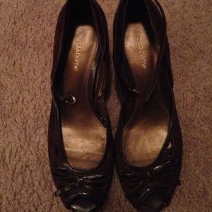 Brown heels barely worn