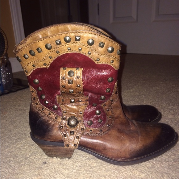 Vince Camuto Shoes - VINCE CAMUTO BOOTIES SIZE 7
