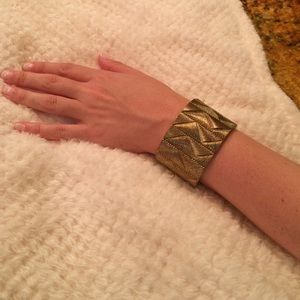 Gold bracelet