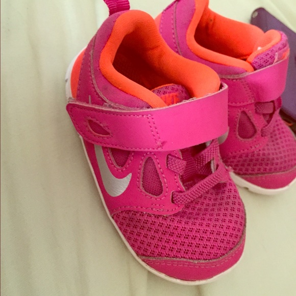 6T pink nike free