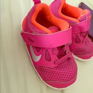 6T pink nike free