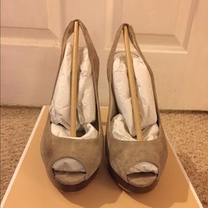 Michael Kors York Sling Suede Nude