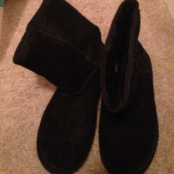 Black boots (similar to uggs) - Picture 1 of 2