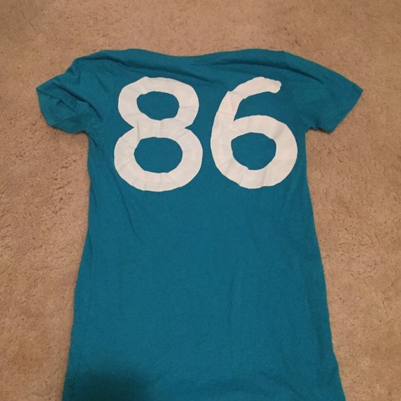 VS Pink v-neck - Picture 2 of 2