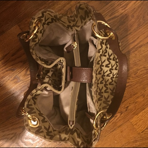 💥SOLD💥 Michael Kors Large Ludlow bag! - Picture 2 of 4