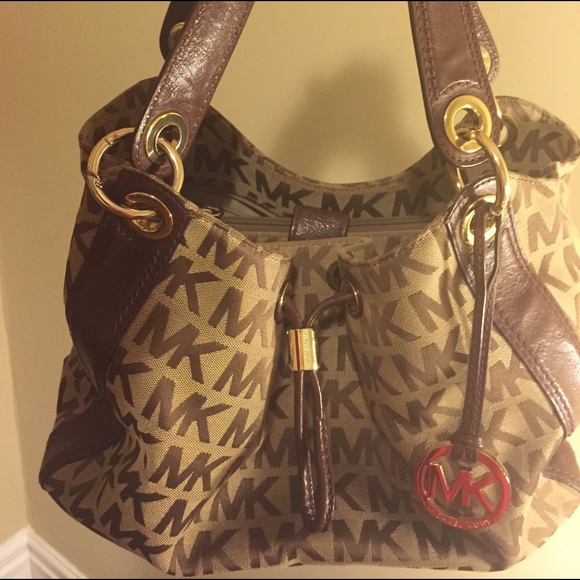 💥SOLD💥 Michael Kors Large Ludlow bag! - Picture 3 of 4