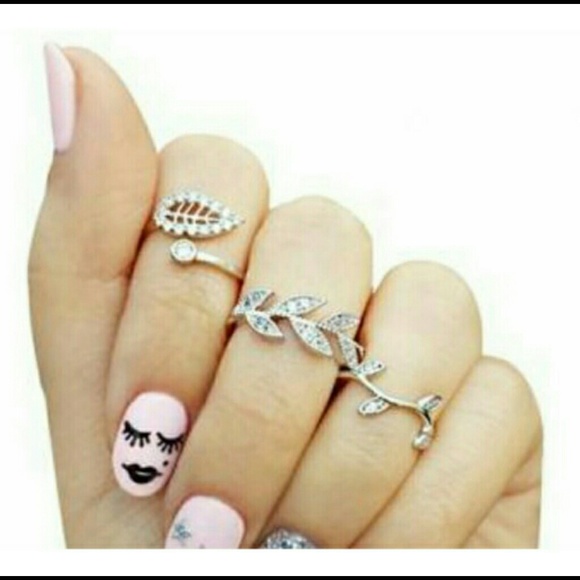 Leaf vine ring