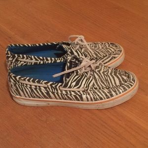 💥MAKE AN OFFER!!!💥 Zebra Sperrys