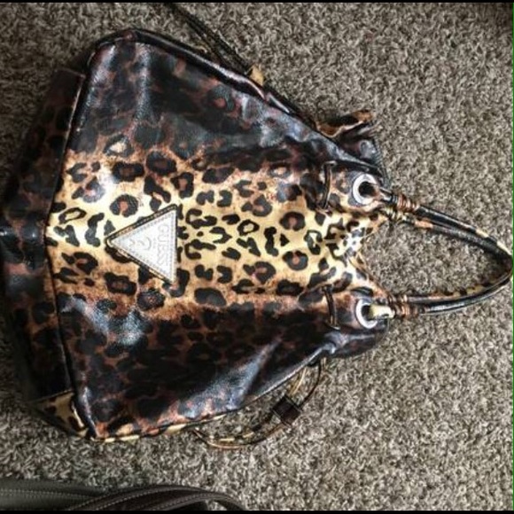 Cheetah print guess purse - Picture 1 of 1