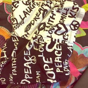 Graphic tights