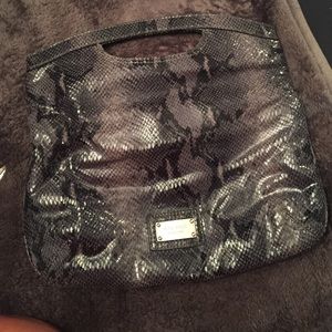 ✨ FLASH SALE ✨Nine West snake skin clutch