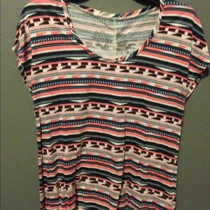 pink bold pattern scoop neck t-shirt