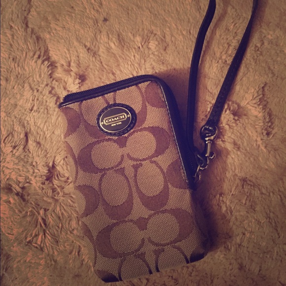Coach wristlet - Picture 1 of 3