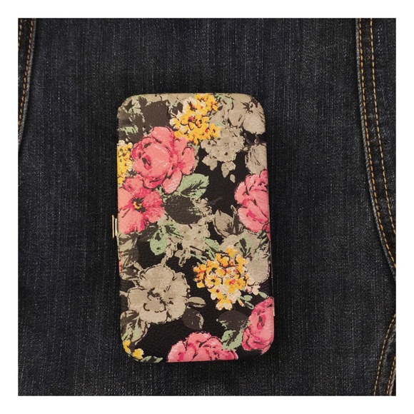Floral iPhone Wallet Case - 5/5s