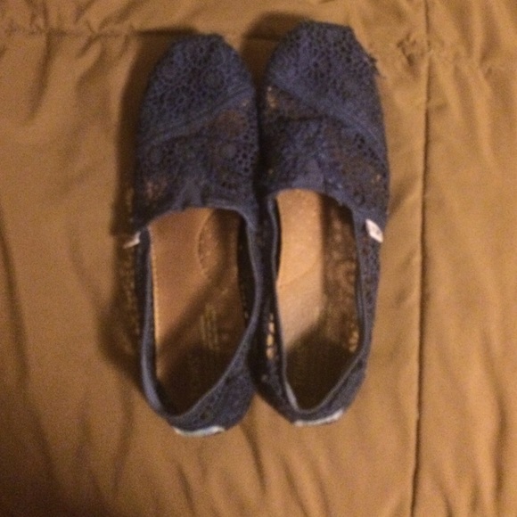 Navy crotchet Toms