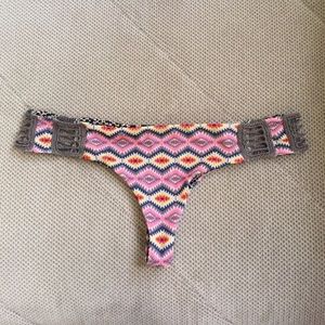 Acacia Tanzania bottoms in Navajo