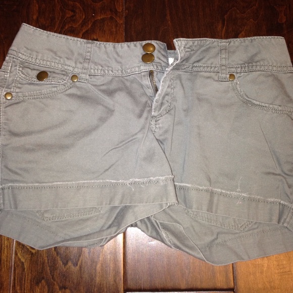 Sea foam green shorts - Picture 2 of 2