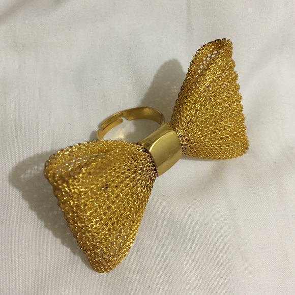 Gold Bow Ring 👑💕