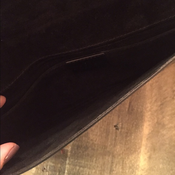 👜 SOLD 👜 Authentic Gucci Patent Leather Clutch - Picture 4 of 4