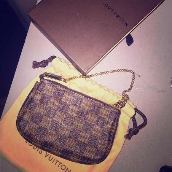 100% Authentic LV mini pochette