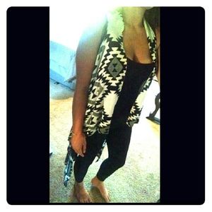 NWT Rue 21 Reversible Sleeveless Cardigan