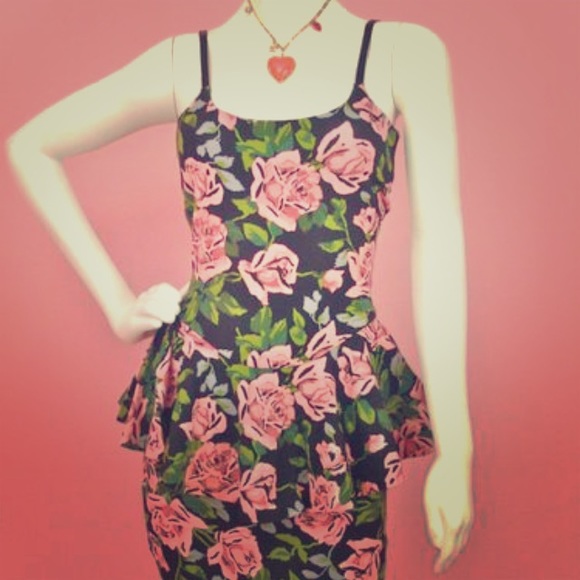 Betsey Johnson midi dress 🌹