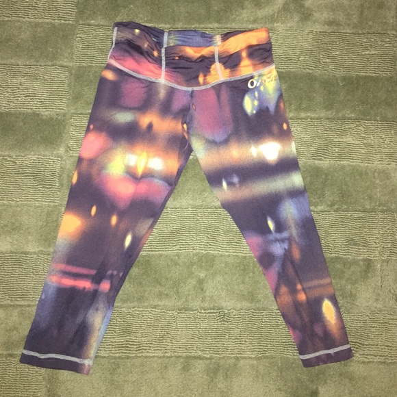Oxyfit Graffiti Capri Yoga Leggings