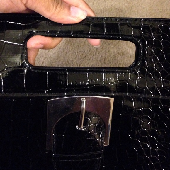 Black Clutch - Picture 3 of 3