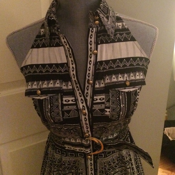 Size small, cotton belted dress with sexy back - Picture 2 of 4