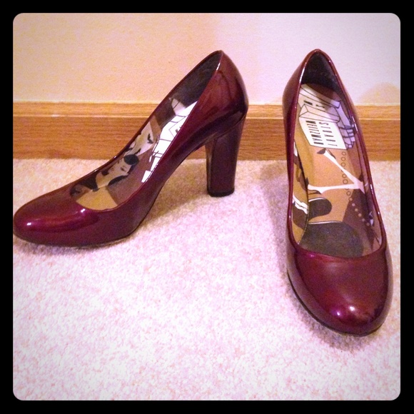 Stuart Weitzman Red Heels