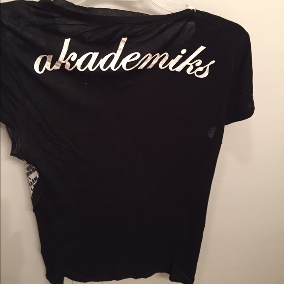 Wmns Akademiks Blk/Wht shirt. - Picture 2 of 2