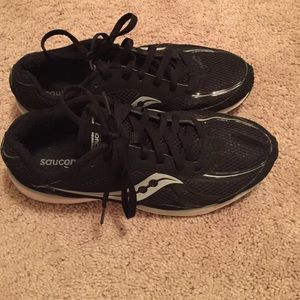 saucony running sneakers