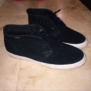 Black canvas vans💗