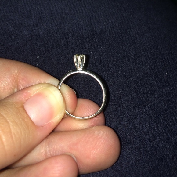 Diamond ring - Picture 4 of 5
