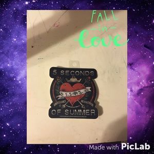 5sos sticker/ 5sos arrow heart stricker