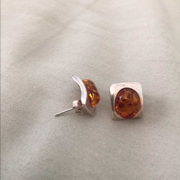 Elegant amber & silver earrings