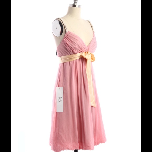 BCBGMaxAzria Dresses & Skirts - LAST CHANCE ❤️BCBG Maxazria silk peach dress