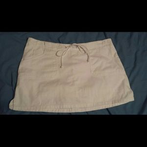 Casual cute white skirt!