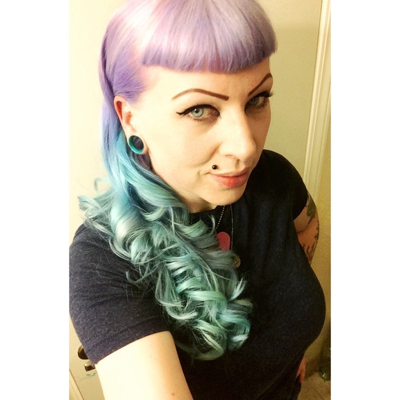 Meet Your Posher GL4uri3 🤘🏻☠️💋 - Picture 7 of 8